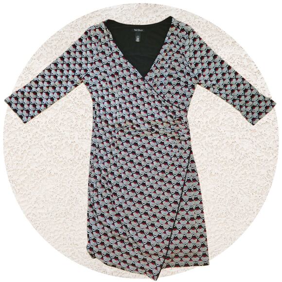 White House Black Market Dresses & Skirts - White House Black Market Faux Wrap Dress 3/4 sleeve Black / White / Red Size 14